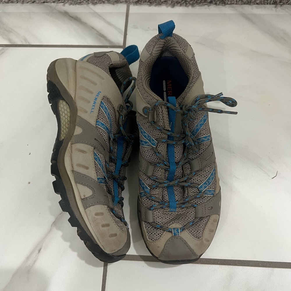 Merrell Skylab Hiking Shoes! Barely worn! Size 8 Women’s in Blue and Khaki